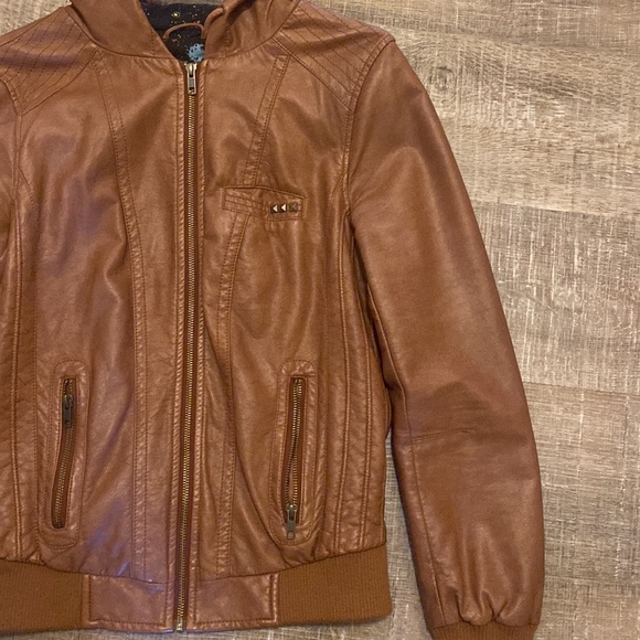 Excellent condition faux “leather” style jacket - Picture 2 of 4